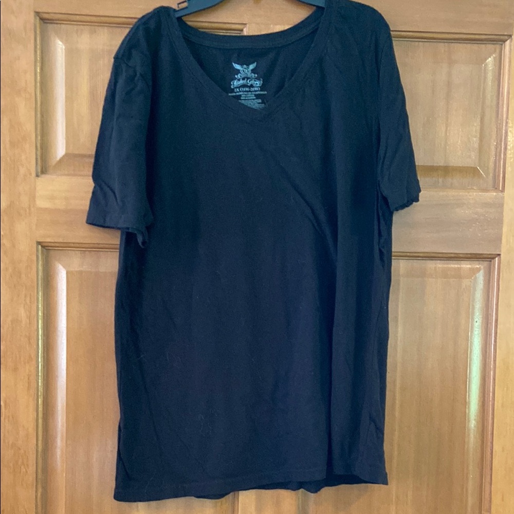 EUC! Women’s size 2X, Faded Glory Black Short Sleeve Tee!